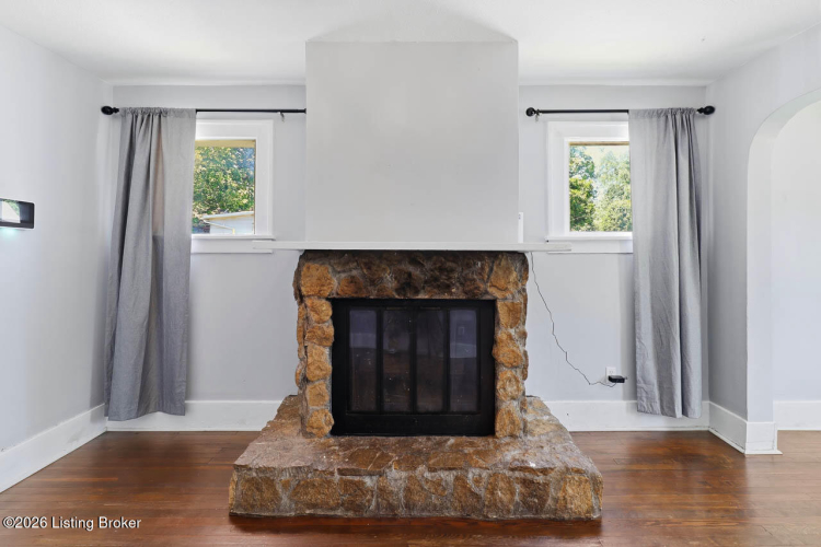 Listing Image 5