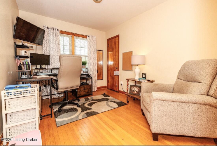 Listing Image 10