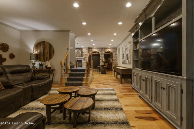 Listing Image 52