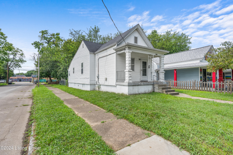 Listing Image 4