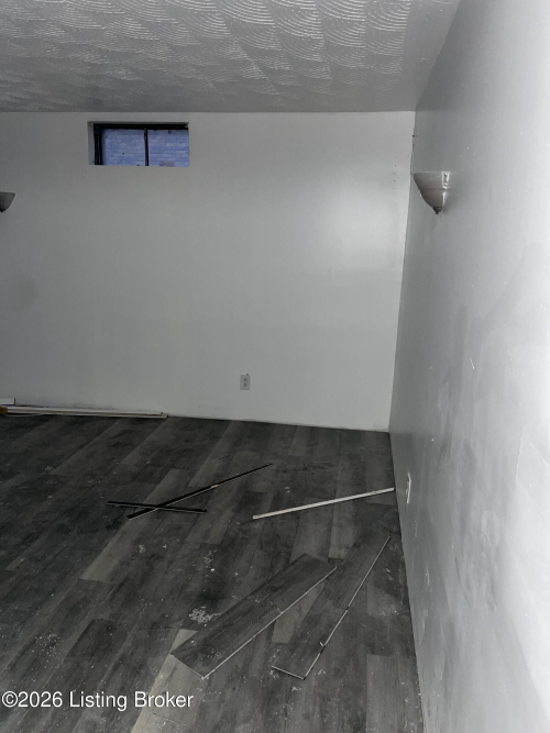Listing Image 56