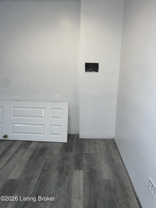 Listing Image 73