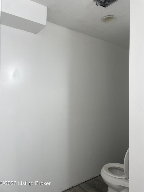 Listing Image 76