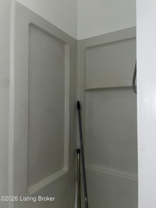 Listing Image 77