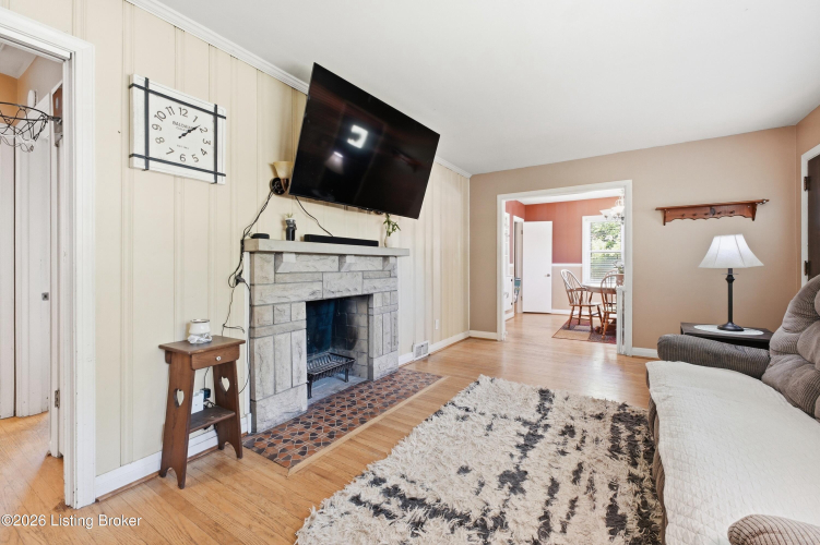 Listing Image 6