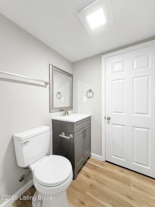 Listing Image 19