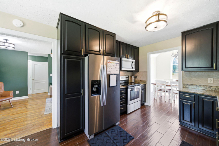 Listing Image 15