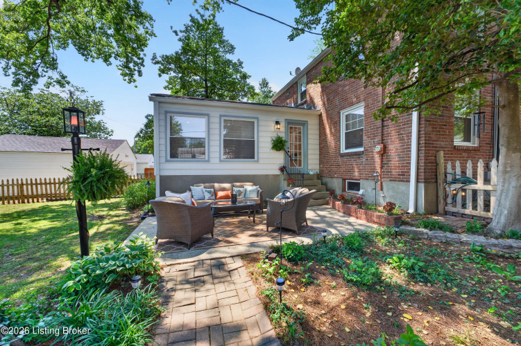 Listing Image 12