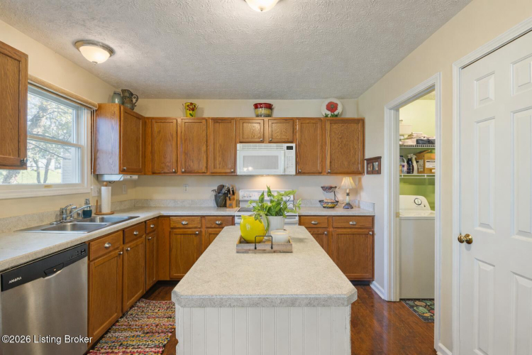 Listing Image 17