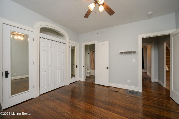 Listing Image 18