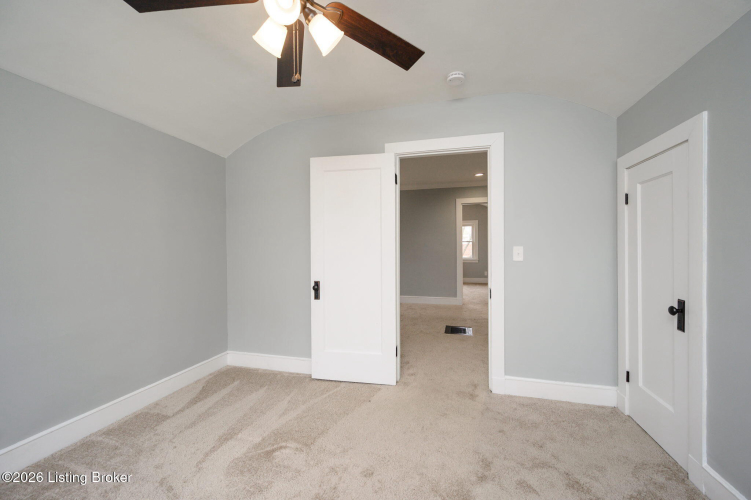 Listing Image 33