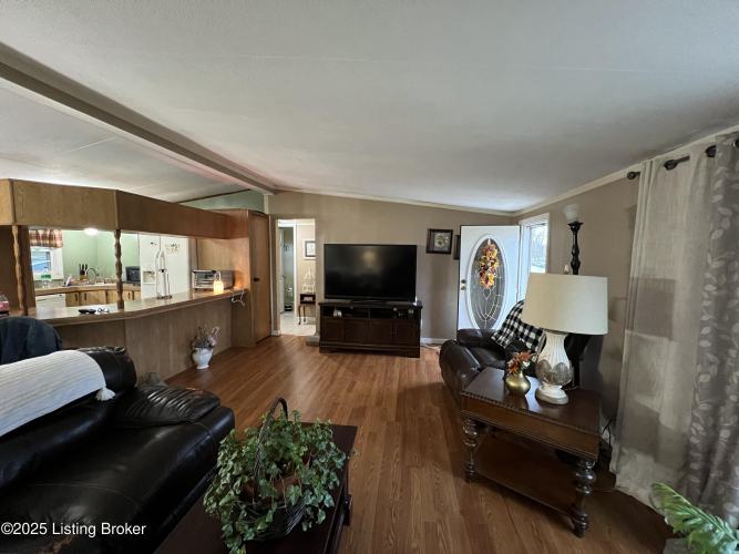 Listing Image 16
