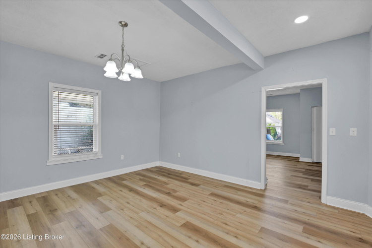 Listing Image 16