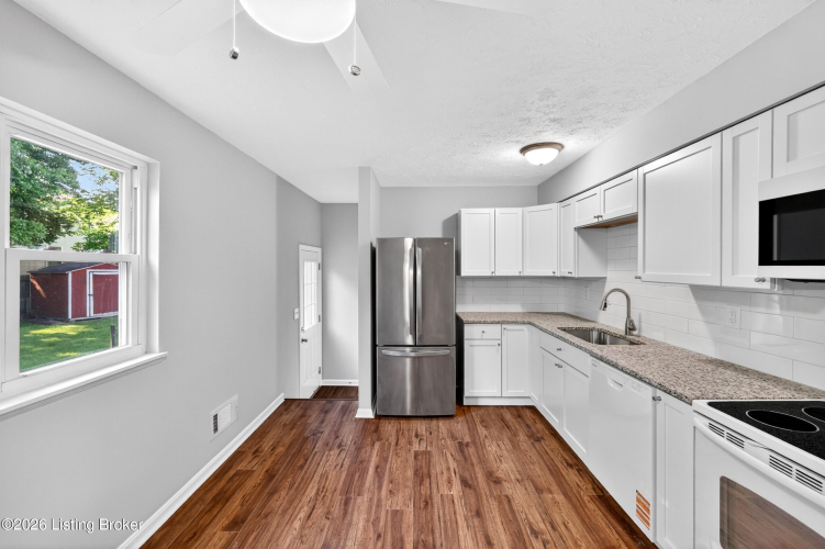 Listing Image 15