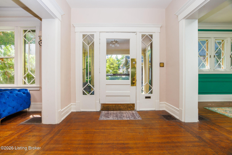 Listing Image 6