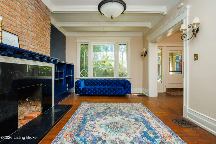 Listing Image 10
