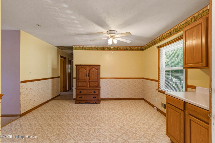 Listing Image 24