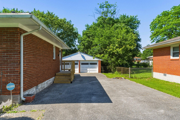 Listing Image 36