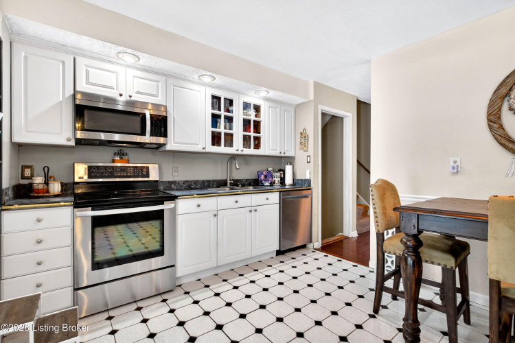 Listing Image 15