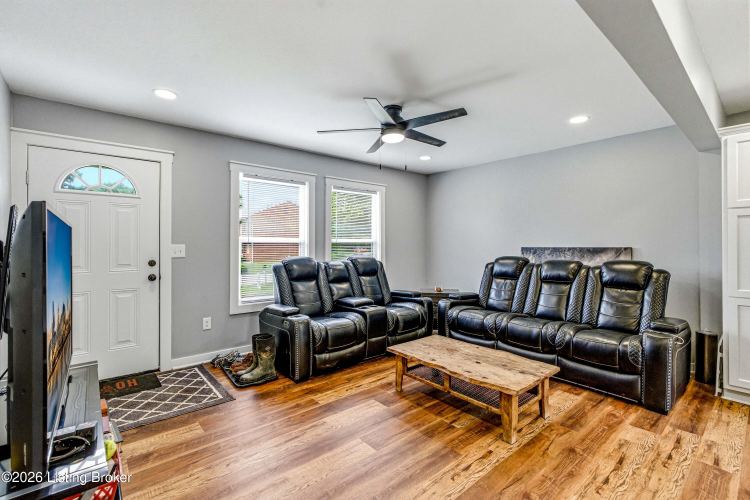 Listing Image 15