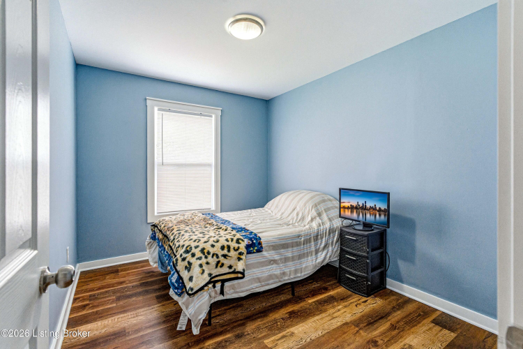 Listing Image 19