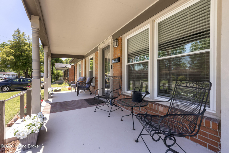 Listing Image 4