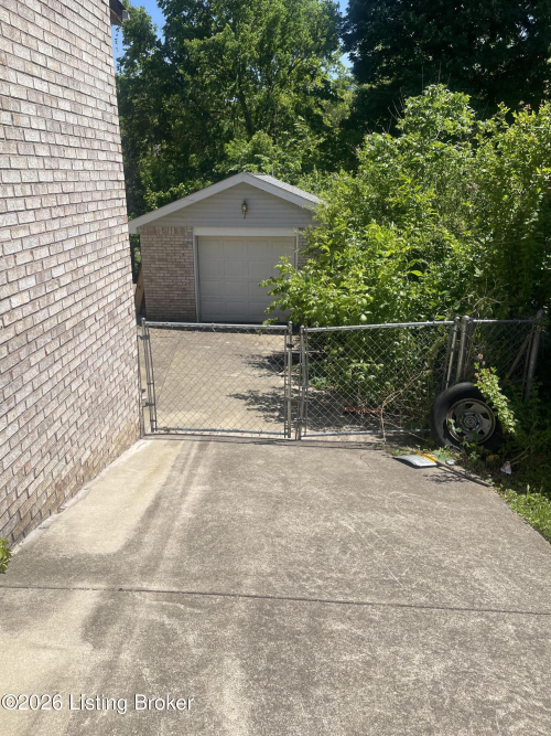 Listing Image 17