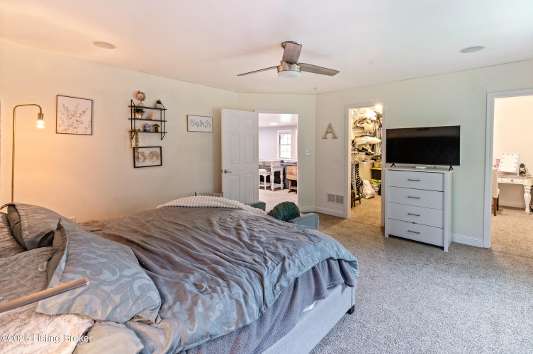 Listing Image 59
