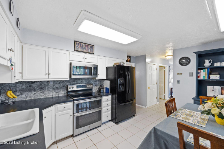 Listing Image 17