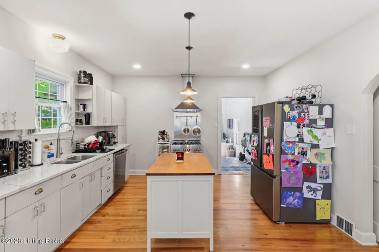 Listing Image 15