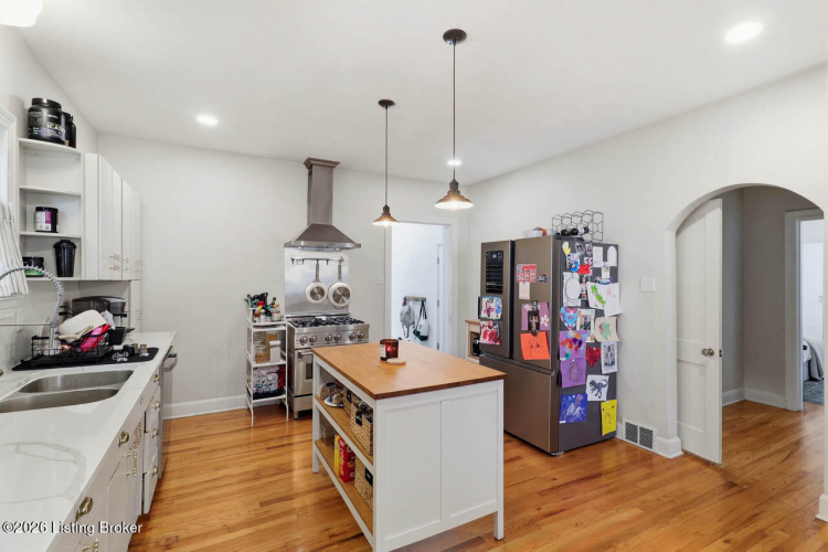 Listing Image 16