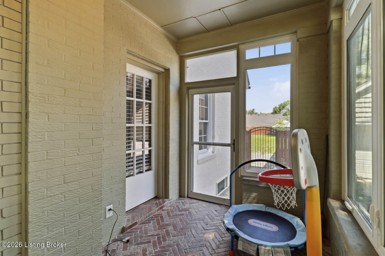 Listing Image 40