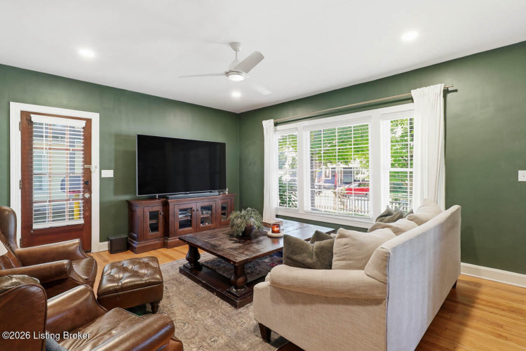 Listing Image 5