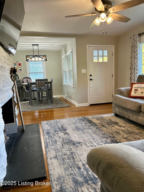 Listing Image 9