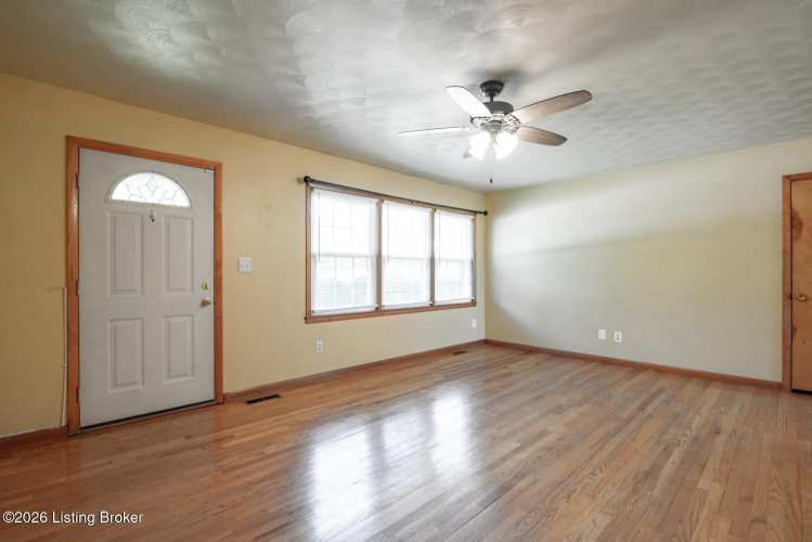Listing Image 17