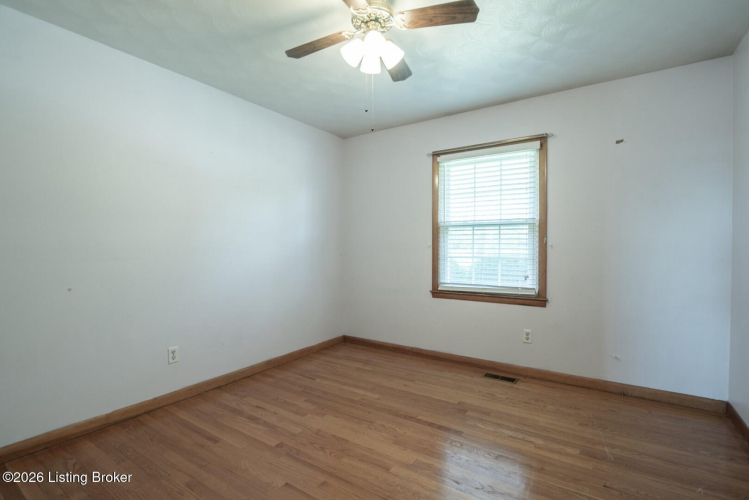 Listing Image 37