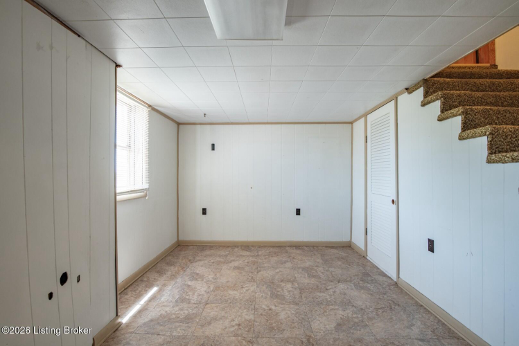 Listing Image 50