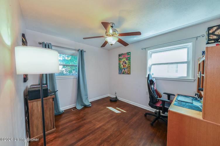 Listing Image 18