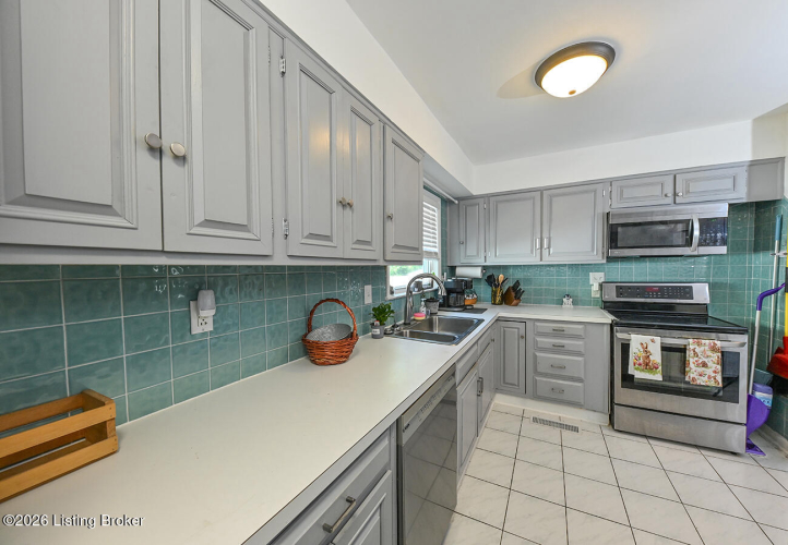 Listing Image 20