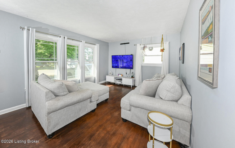 Listing Image 5