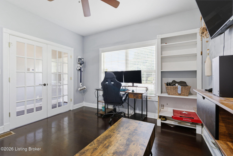 Listing Image 6
