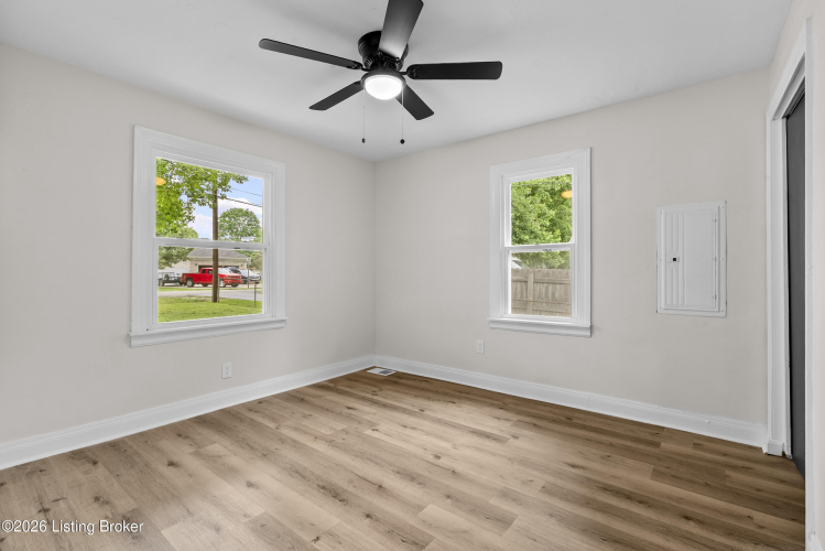 Listing Image 16