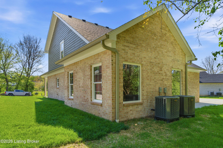 Listing Image 38