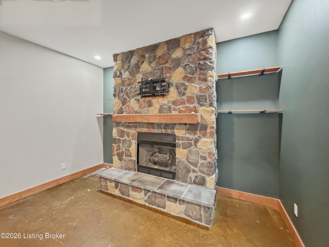 Listing Image 46