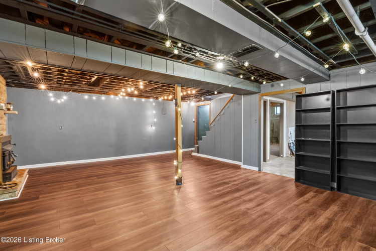 Listing Image 22