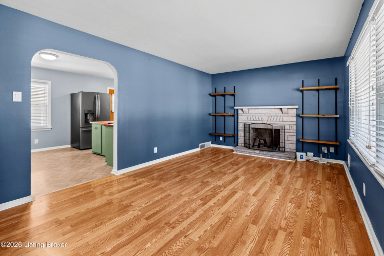 Listing Image 5