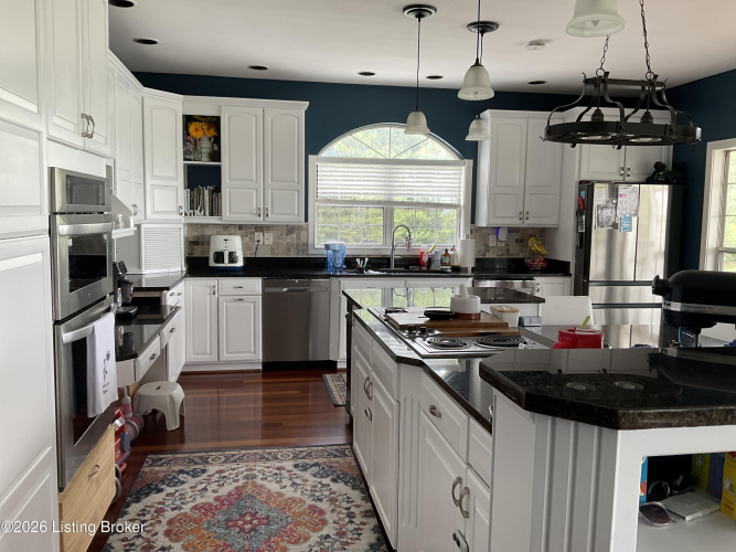 Listing Image 82