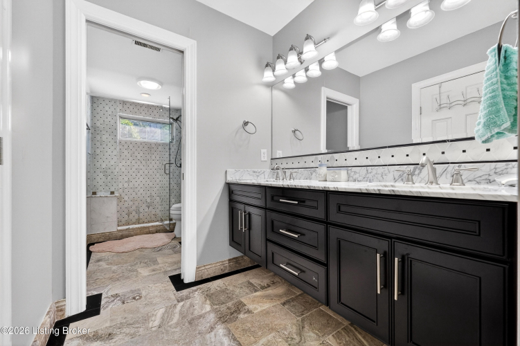 Listing Image 80