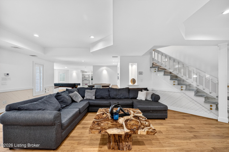 Listing Image 87