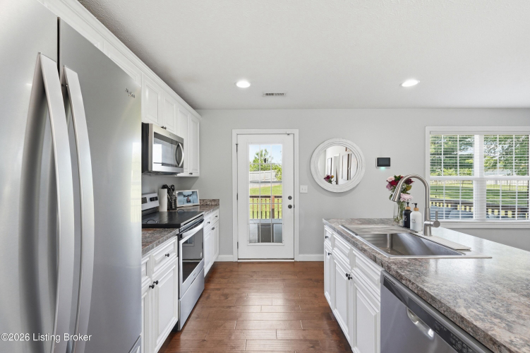 Listing Image 13